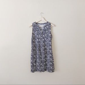 LIKE NEW! NAVY BLUE & WHITE SLEEVELESS PATTERNED MINI DRESS!